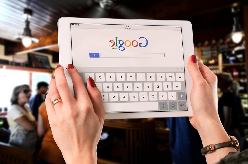 Brain-computer interface with neural signal processing